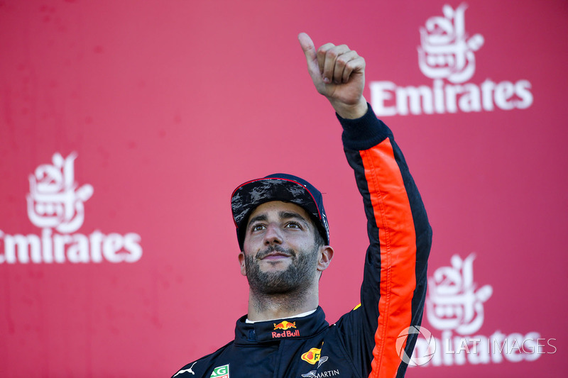 Third place Daniel Ricciardo, Red Bull Racing, en el podio