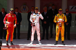 Podio: il vincitore Artem Markelov, RUSSIAN TIME, il secondo classificato Norman Nato, Racing Engine