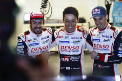 Pole pozisyonu #8 Toyota Gazoo Racing Toyota TS050: Sébastien Buemi, Kazuki Nakajima, Fernando Alonso