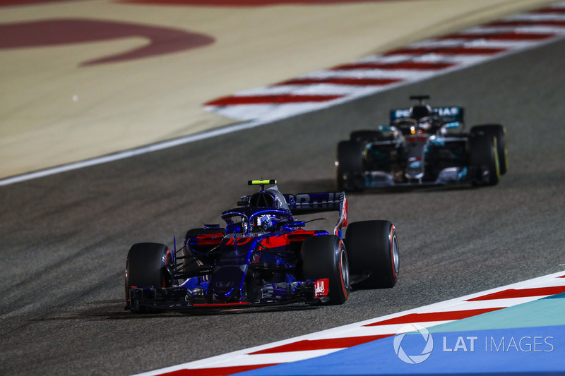 <img src="https://cdn-1.motorsport.com/static/custom/car-thumbs/F1_2018/TESTS/tororosso.png" alt="" width="250" /> Toro Rosso