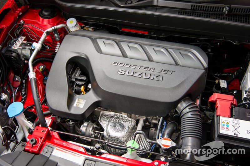 Двигун Booster Jet із безпосереднім впорскуванням палива, що встановлено на Vitara S, є власною розробкою Suzuki.