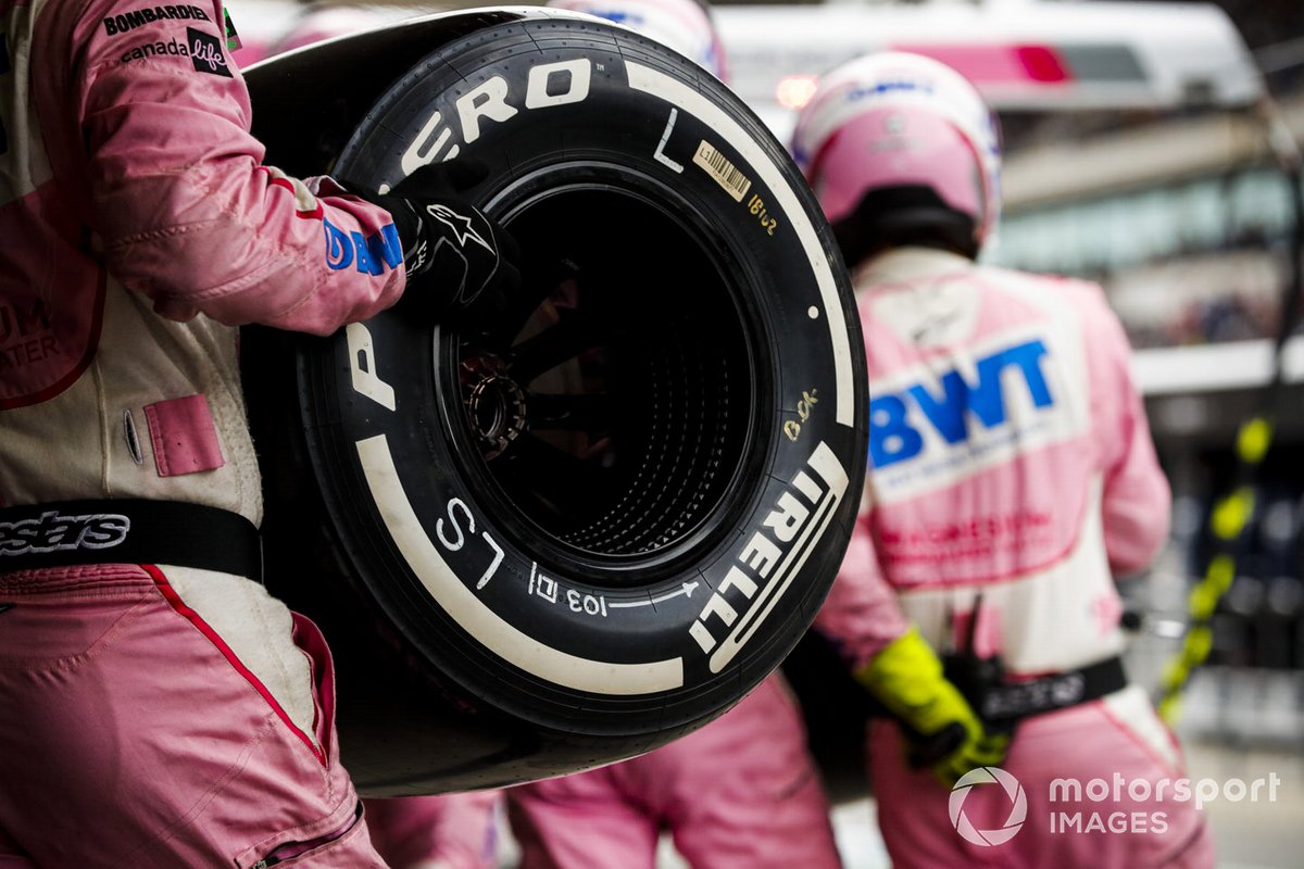 Racing Point Mechanic with Pirelli tire