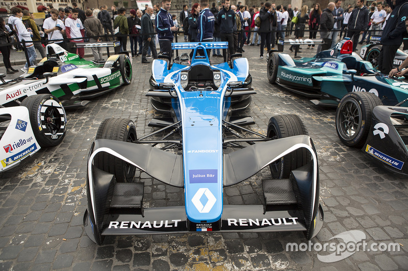 Coches de Fórmula E en Roma