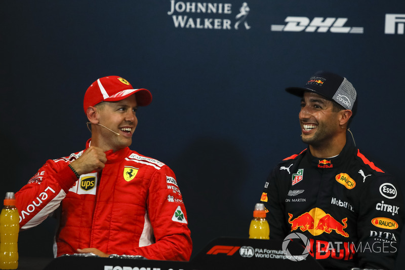 Sebastian Vettel, Ferrari e Daniel Ricciardo, Red Bull Racing nella conferenza stampa