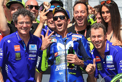 Третє місце Валентино Россі, Yamaha Factory Racing