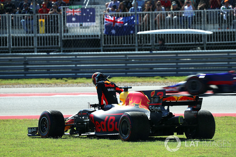 Даніель Ріккардо, Red Bull Racing RB13, сходить