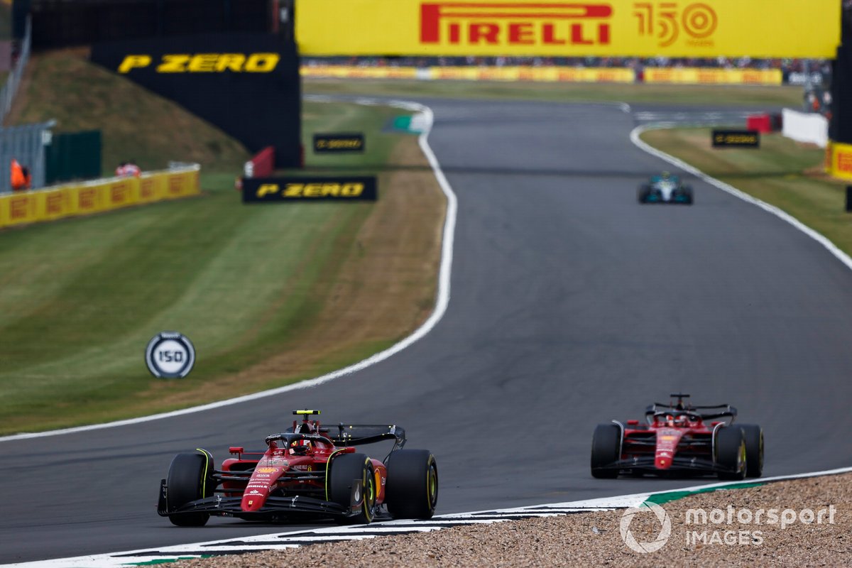 Carlos Sainz, Ferrari F1-75, Charles Leclerc, Ferrari F1-75