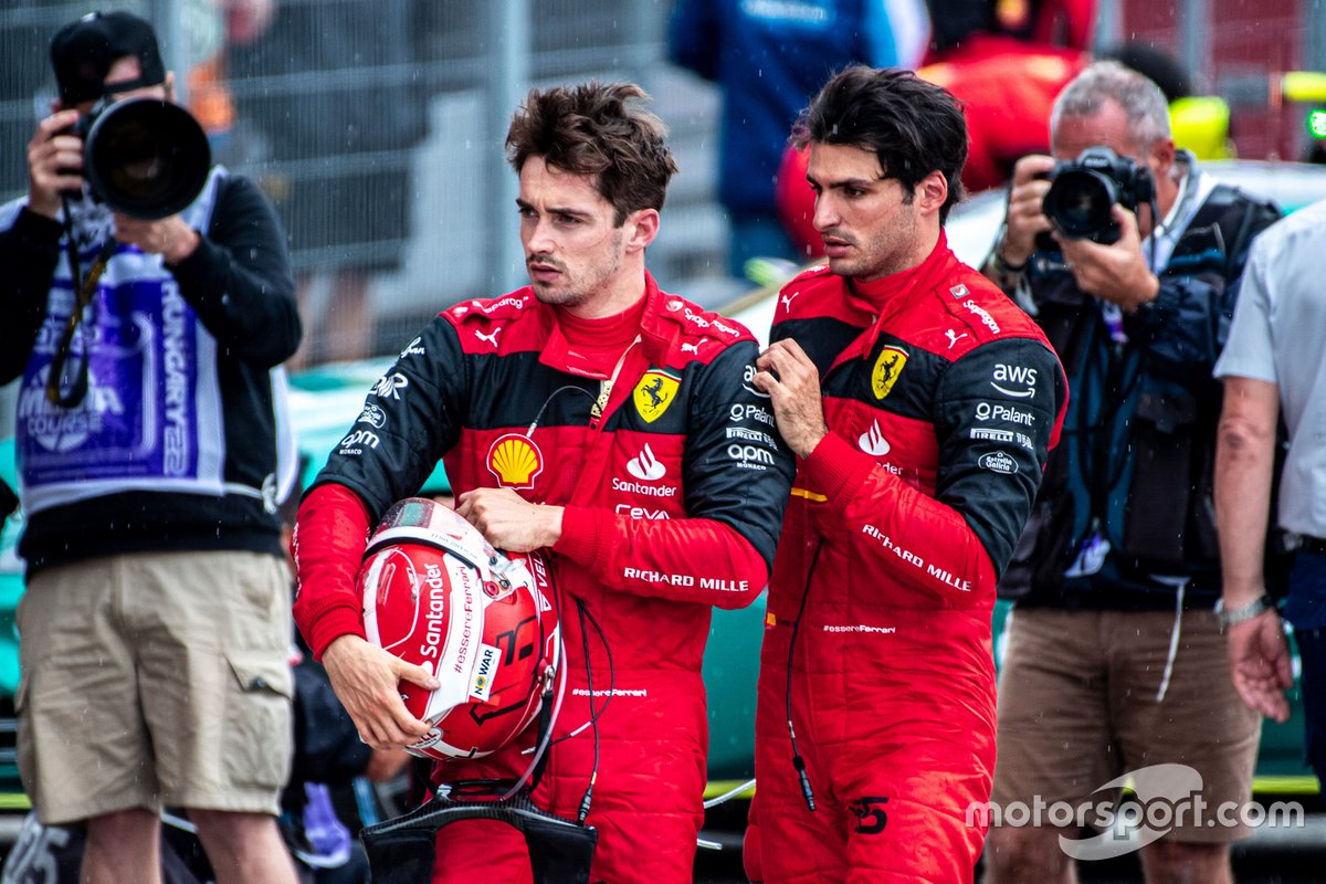 Charles Leclerc, Ferrari F1-75, Carlos Sainz, Ferrari F1-75