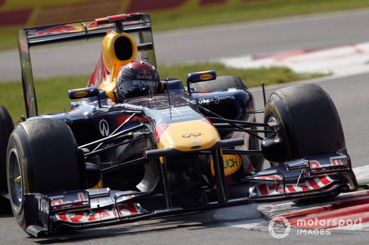 De Red Bull Racing RB7 waarmee Lawson gaat rijden.