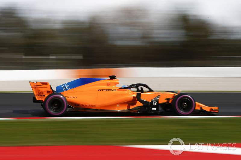 Ainda deu tempo de Alonso voltar à pista e ser o segundo.