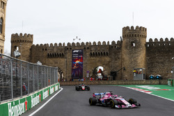 Серхіо Перес, Force India VJM11, Кевін Магнуссен, Haas F1 Team VF-18 Ferrari