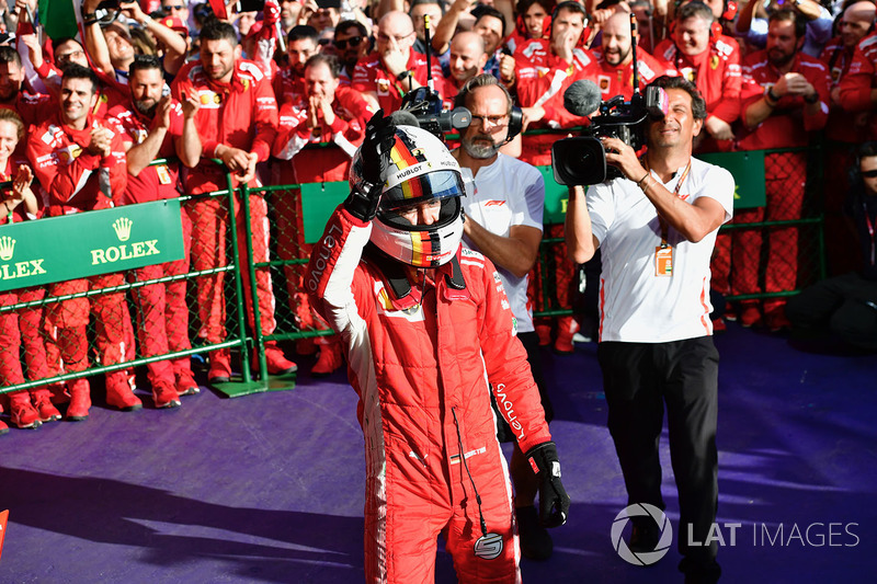 Yarış galibi Sebastian Vettel, Ferrari, parc ferme