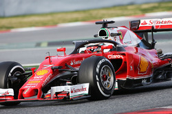 Kimi Raikkonen, Ferrari SF16-H running a cockpit cover