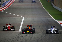 Kimi Raikkonen, Ferrari SF16-H, Daniel Ricciardo, Red Bull Racing RB12 and Felipe Massa, Williams FW