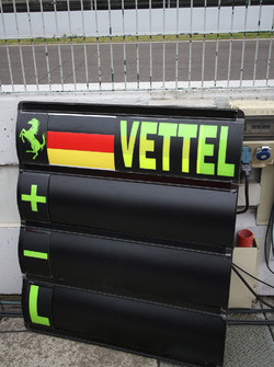 Ferrari Sebastian Vettel‘s pit board
