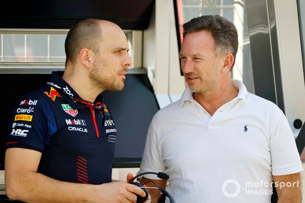 Gianpiero Lambiase, ingeniero de Max Verstappen, Red Bull Racing, con Christian Horner, director del equipo, Red Bull Racing.