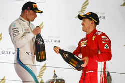 Podyum: 2. Valtteri Bottas, Mercedes-AMG F1, yarış galibi Sebastian Vettel, Ferrari, 3. Lewis Hamilt
