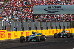 Valtteri Bottas, Mercedes-Benz F1 W08 Hybrid ve Lewis Hamilton, Mercedes-Benz F1 W08 Hybrid