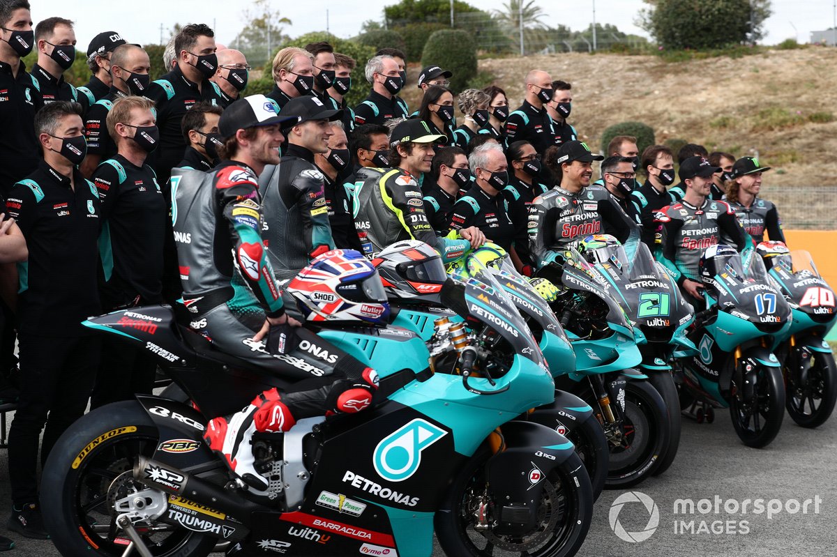 Team photo Petronas Yamaha Sepang Racing Team (SRT)