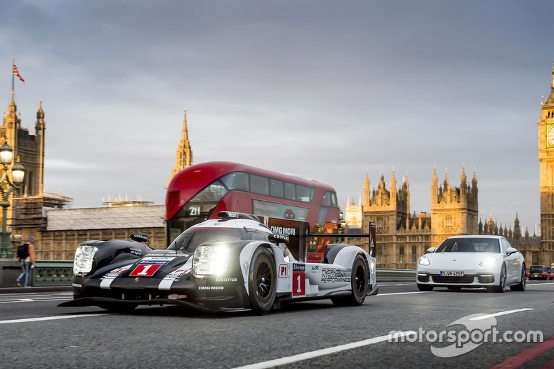 Марк Веббер на Porsche 919 Hybrid LMP1 в Лондоні