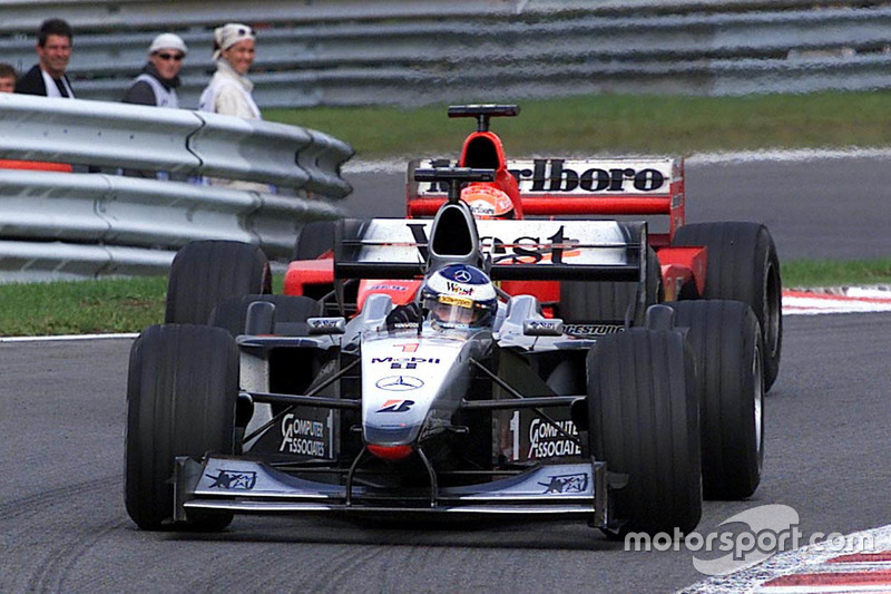 Mika Hakkinen, McLaren-Mercedes MP4/15 (2000)