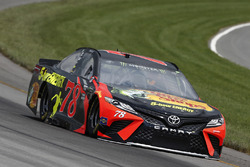 Martin Truex Jr., Furniture Row Racing, Toyota Camry Bass Pro Shops/5-hour ENERGY