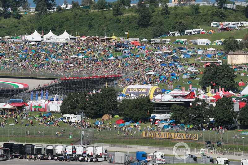 Penonton di Sirkuit Mugello
