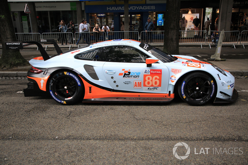 #86 Gulf Racing Porsche 911 RSR