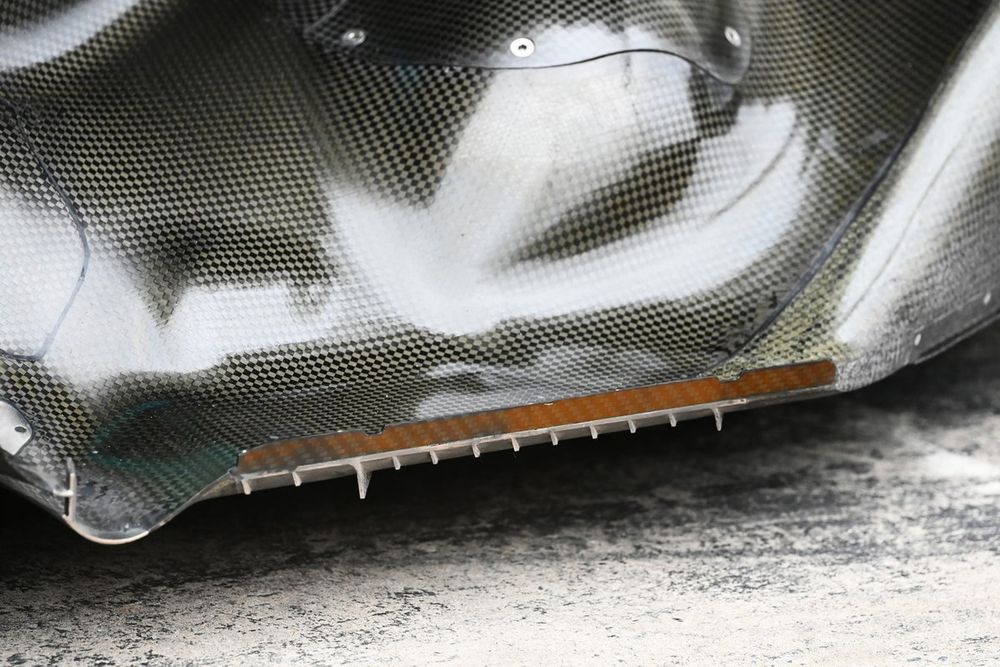 Mercedes W14 detalle del piso