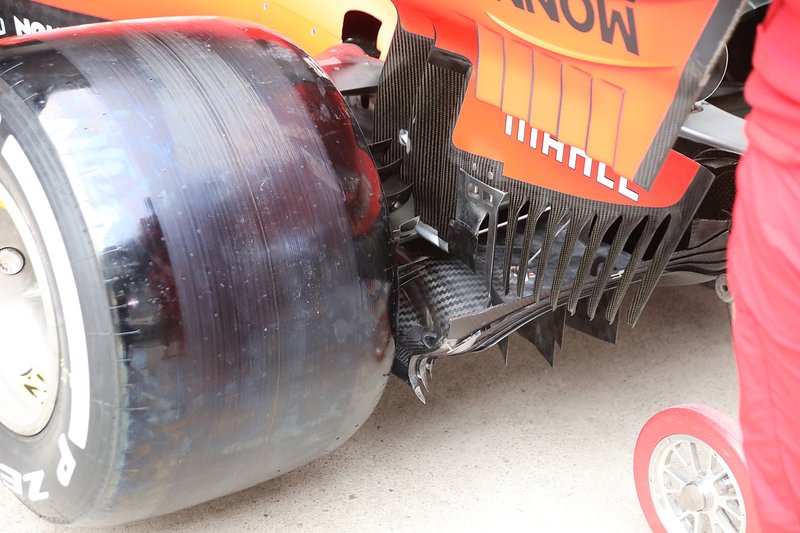 Ferrari SF90: dettaglio del diffusore posteriore