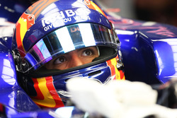 Карлос Сайнс-мол., Scuderia Toro Rosso
