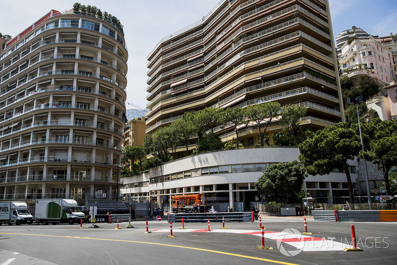 260.286 km es la distancia del circuito del Gran Premio de Mónaco. Debido a la baja velocidad promedio en Mónaco, la duración de la carrera es mucho más corta que en otros Grandes Premios.