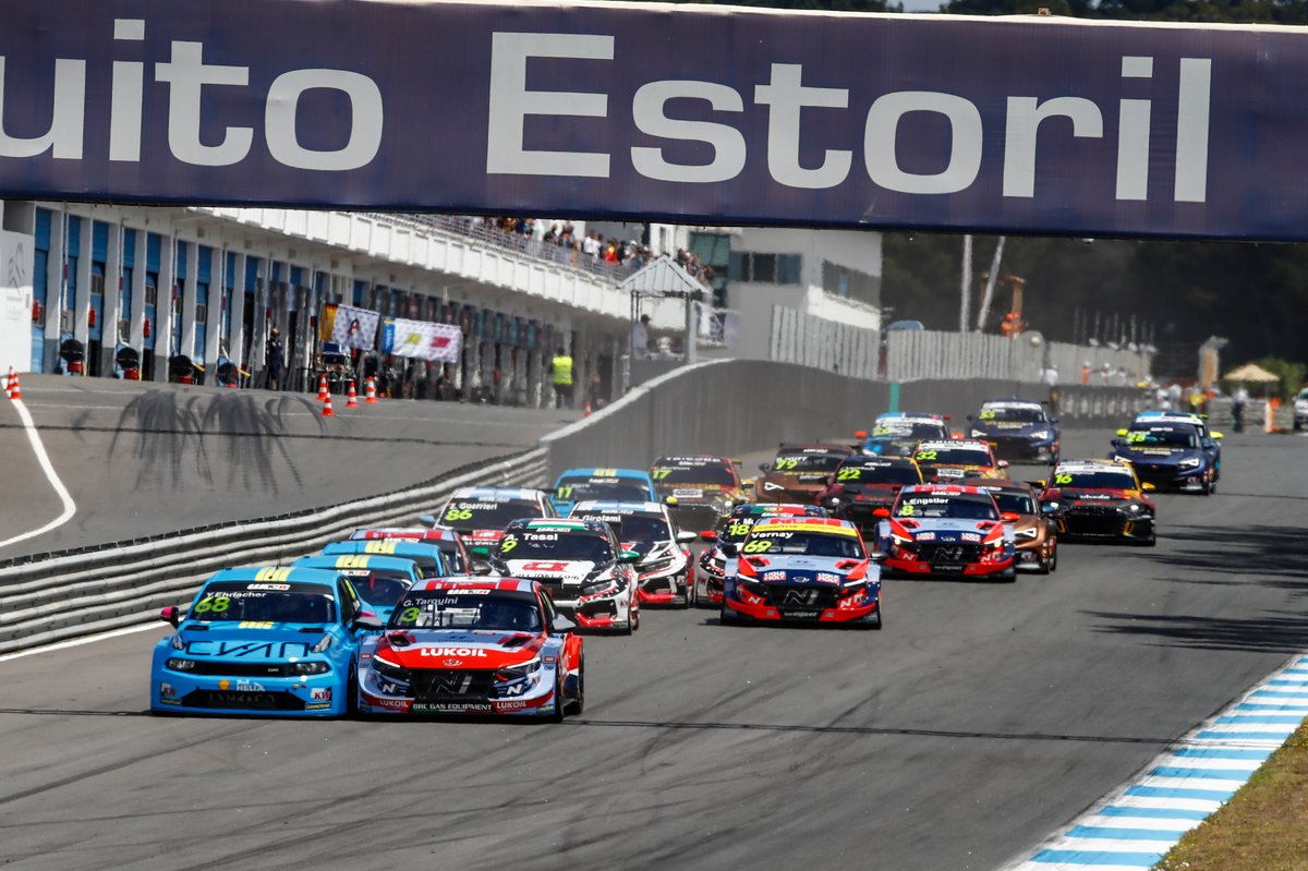 Start action, Yann Ehrlacher, Cyan Racing Lynk & Co Lynk & Co 03 TCR leads