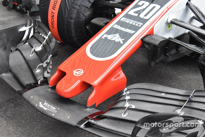 Haas F1 Team VF-18: i nuovi piloni che sostengono l'ala anteriore