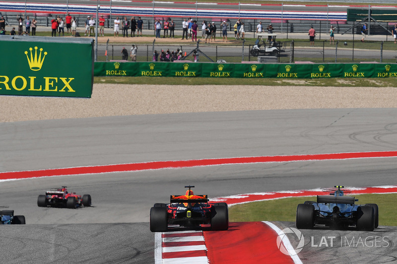 Валттері Боттас, Mercedes-Benz F1 W08, Даніель РІккардо, Red Bull Racing RB13