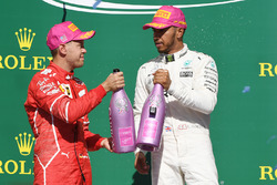 Yarış galibi Lewis Hamilton, Mercedes AMG F1, 2. Sebastian Vettel, Ferrari