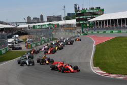 Sebastian Vettel, Ferrari SF71H, al comando alla partenza della gara