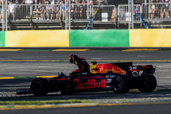 Daniel Ricciardo, Red Bull Racing, valt uit