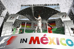 Podium: race winner Lewis Hamilton, Mercedes AMG F1, second place Nico Rosberg, Mercedes AMG F1, thi