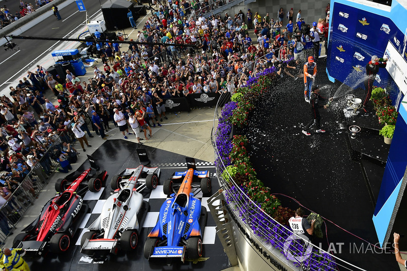 6. La ceremonia de premios de la IndyCar en Indianápolis, con Scott Dixon, Robert Wickens y Will Power