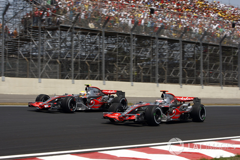 Lewis Hamilton, McLaren MP4-22 y Fernando Alonso, McLaren MP4-22