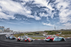 Jean-Karl Vernay, Audi Sport Leopard Lukoil Team Audi RS 3 LMS, Rob Huff, Sébastien Loeb Racing Volkswagen Golf GTI TCR, Frédéric Vervisch, Audi Sport Team Comtoyou Audi RS 3 LMS