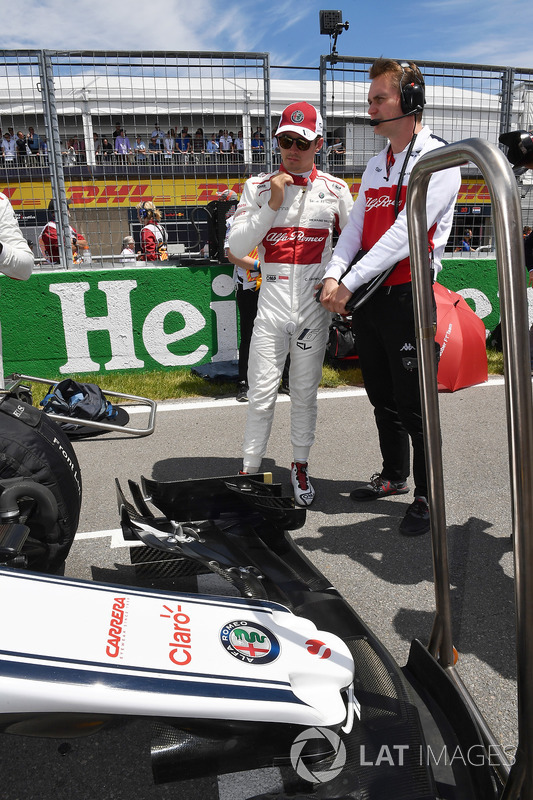 Charles Leclerc, Sauber, in griglia