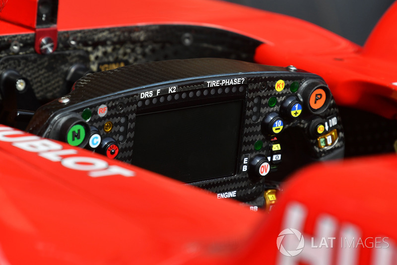 Ferrari SF70H direksiyon detayı