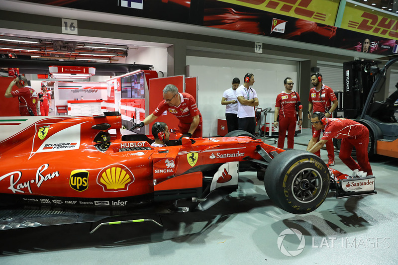 Ferrari mechanics and Ferrari SF70H