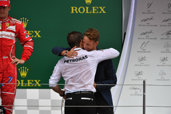 Peter Bonnington, Mercedes AMG F1 Race Engineer and Jenson Button, McLaren on the podium