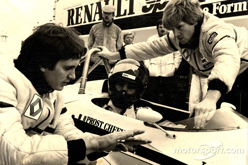 8. Eddie Cheever en la cabina (132 Grandes Premios)