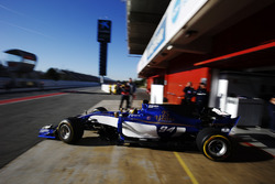 Pascal Wehrlein, Sauber C36, leaves the pits
