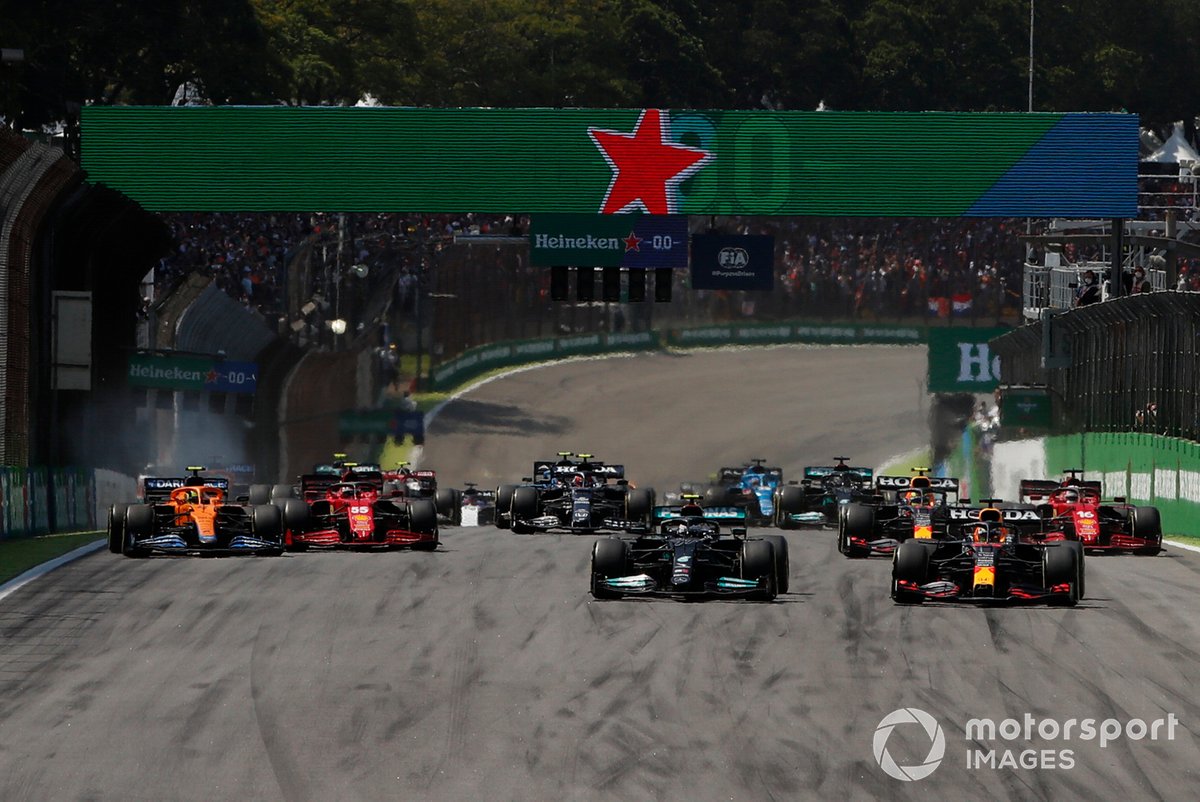 Max Verstappen, Red Bull Racing RB16B, Valtteri Bottas, Mercedes W12, Sergio Perez, Red Bull Racing RB16B, Charles Leclerc, Ferrari SF21, Carlos Sainz Jr., Ferrari SF21