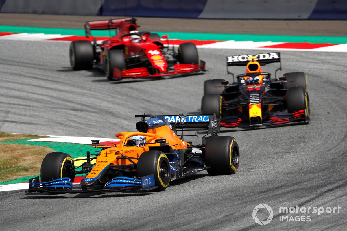 Daniel Ricciardo, McLaren MCL35M, Sergio Perez, Red Bull Racing RB16B, and Charles Leclerc, Ferrari SF21